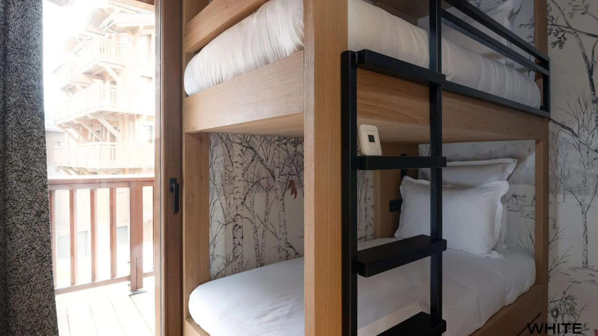 Villa Chalet Contemporain Avec Sauna, Jacuzzi Et Cheminee A Courchevel - Fr-1-664-35 0*,  France