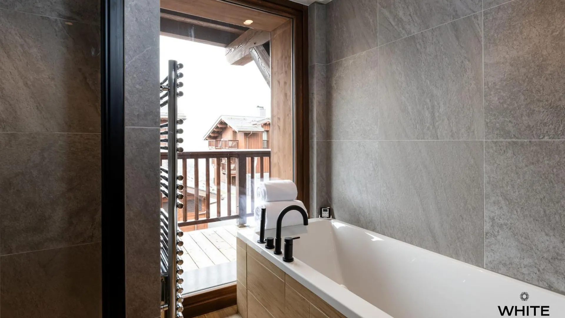 Chalet Contemporain Avec Sauna, Jacuzzi Et Cheminee A Courchevel - Fr-1-664-35 Villa