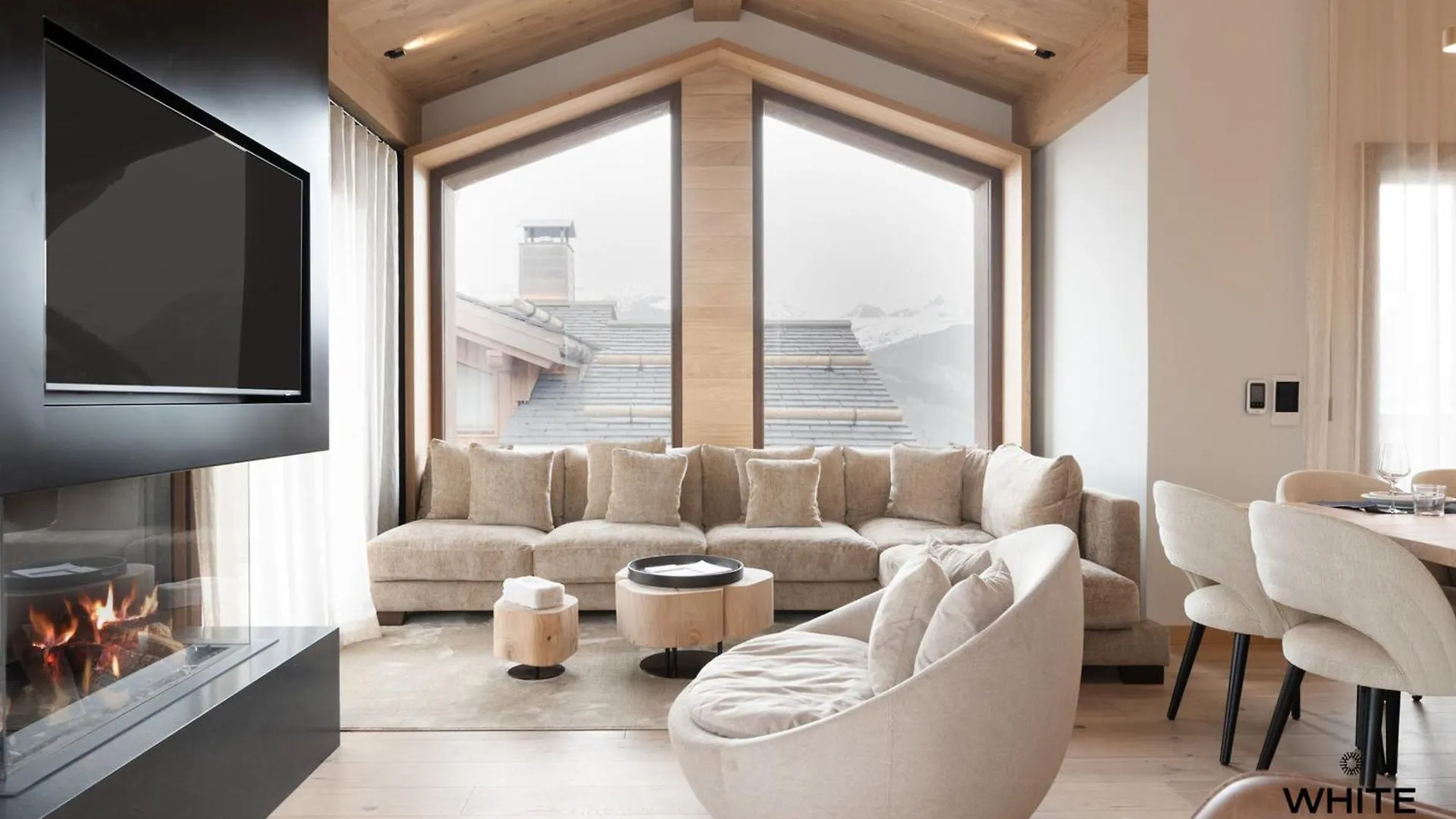 Chalet Contemporain Avec Sauna, Jacuzzi Et Cheminee A Courchevel - Fr-1-664-35 Villa 0*,  France